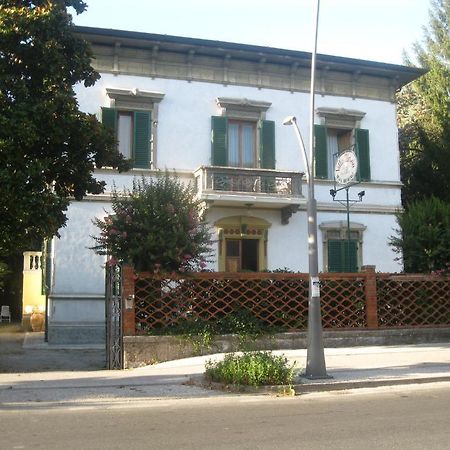 لوكا Villa Patrizia B&B المظهر الخارجي الصورة
