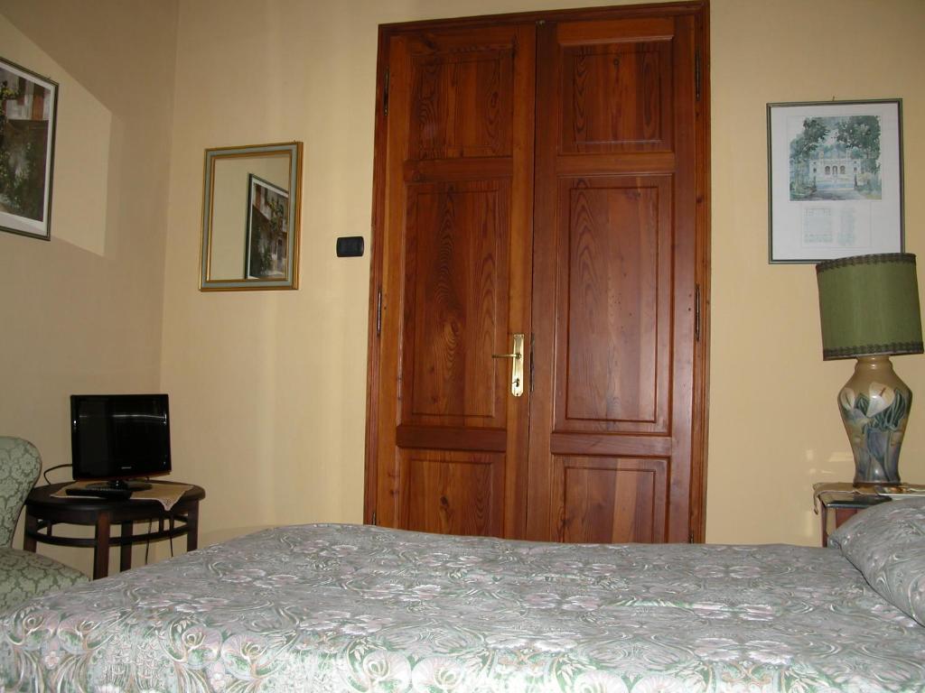 لوكا Villa Patrizia B&B الغرفة الصورة